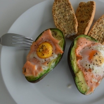 avocado zalm ei toast